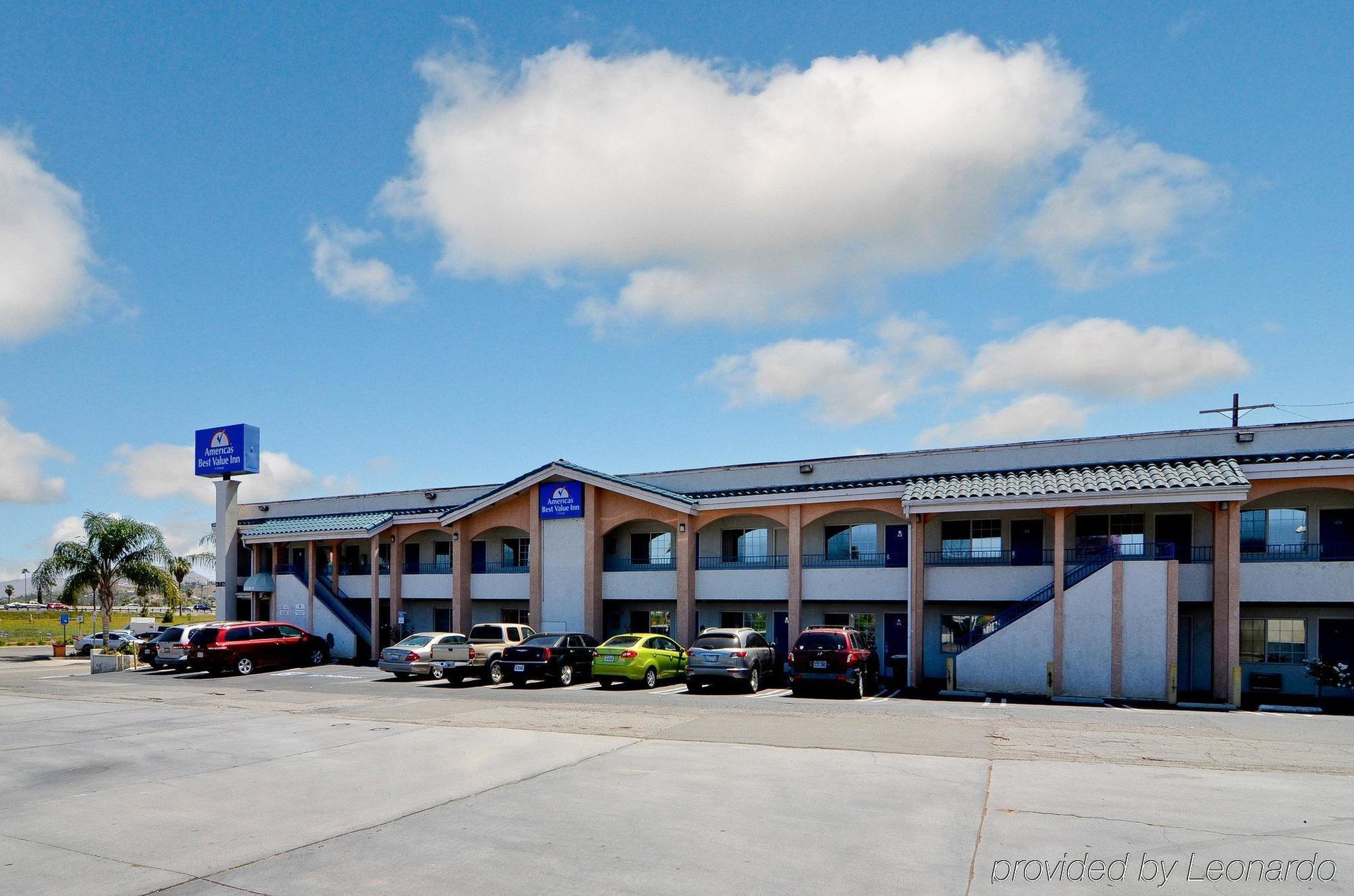 Americas Best Value Inn Corona Exteriör bild