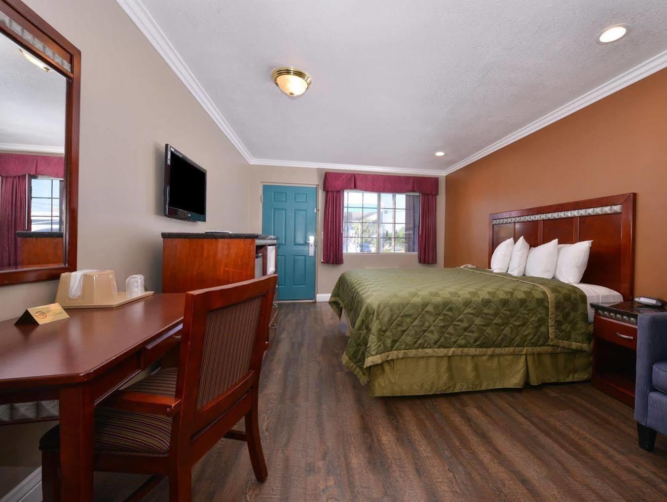 Americas Best Value Inn Corona Exteriör bild